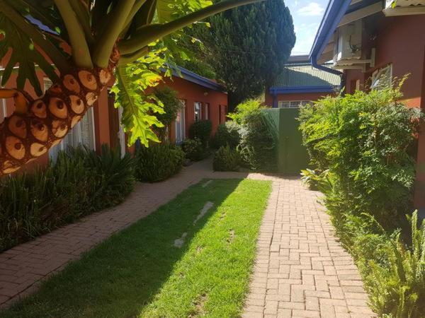 Garden View Lodge Mafikeng Exterior foto